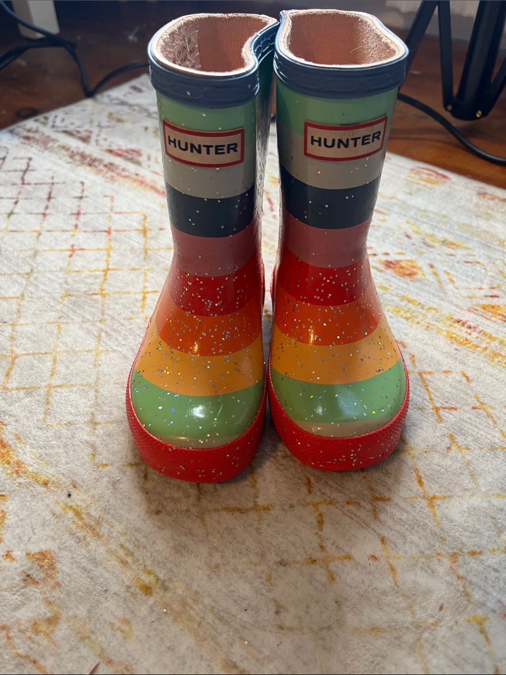 NEW Hunter sparkly rainbow boots size 6/7